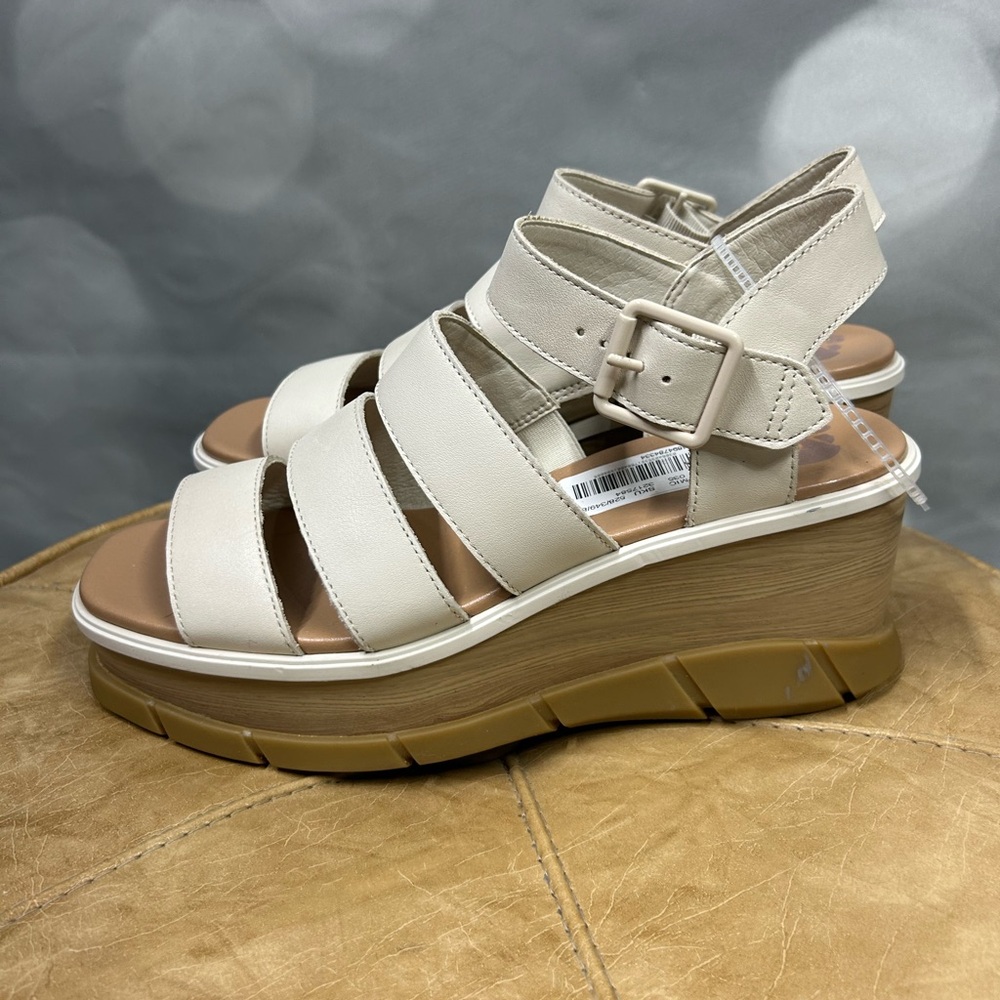 NWOB Sorel strappy cream off-white platform sandal size 9.5